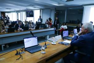 Senadores discutem ritmo de tramitação da PEC do fim da escala 6x1 (Foto: Lula Marques/Agência Brasil)