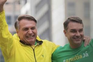Bolsonaro recorre ao STF e pede para receber visitas de Flávio