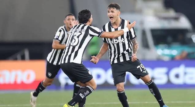 Com gol no último lance, Botafogo bate Santos na volta do Brasileirão