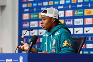 Endrick cita papo com veteranos e confiança em Ancelotti: "iluminado"