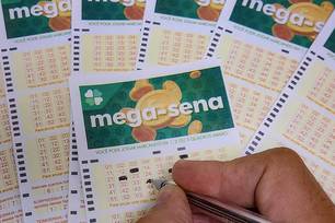 Mega-sena acumula e pagará R$ 78 milhões no próximo sorteio (Foto: Raffa Neddermeyer/Agência Brasil)