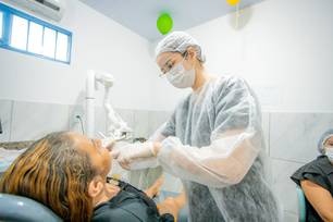 Prefeitura de Timon realiza entrega de próteses dentárias no CEO
