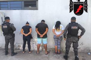 Rocam prende 3 pessoas e apreende pistola calibre .40 em posto de combustíveis (Foto: Divulgação)