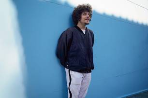 Seis e Meia encerra programação do 1º semestre com show de Chico Chico em THE
