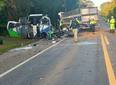 Acidente com micro-ônibus e caminhão deixa 23 mortos no Paraná