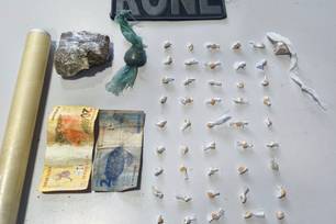 Após cerco policial, homem é preso com 49 porções de crack em Teresina (Foto: Divulgação)