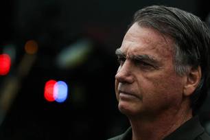Bolsonaro pede ao STF para se consultar com a nora, que é dentista