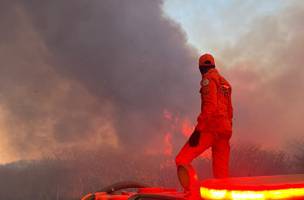 Bombeiros são acionados e controlam incêndio em vegetação no interior do Piauí (Foto: Divulgação)