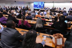 Câmara instala comissão sobre PEC da redução da maioridade penal (Foto: Renato Araújo)