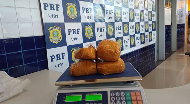 Homem é flagrado com cocaína escondida em mochila dentro de ônibus no Piauí
