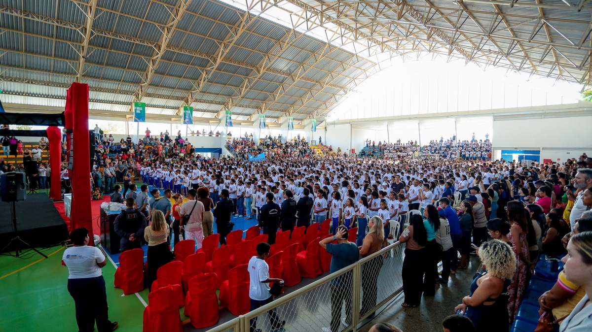 Mais de 2.500 alunos participam da formatura do Proerd em Timon