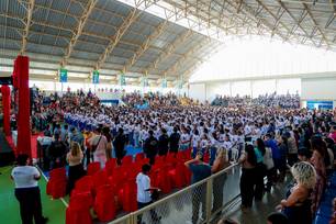 Mais de 2.500 alunos participam da formatura do Proerd em Timon