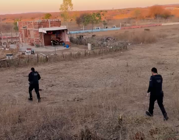 Polícia cumpre mandados contra suspeitos de tráfico de drogas em 3 cidades do PI