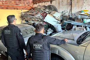 Policia prende 5 pessoas e cumpre mandados por furtos no centro de Teresina
