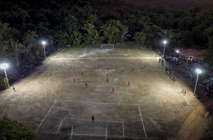 Prefeitura inaugura nova iluminação do campo de futebol do Povoado São Lourenço (Foto: Divulgação)