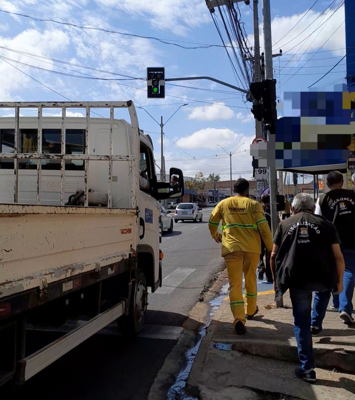 SDU Sul recolhe publicidade irregular em operação na Zona Sul de Teresina