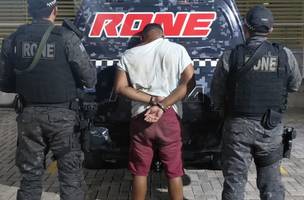 Após tiros em rua, homem é conduzido com arma de fogo no Dirceu (Foto: Divulgação)