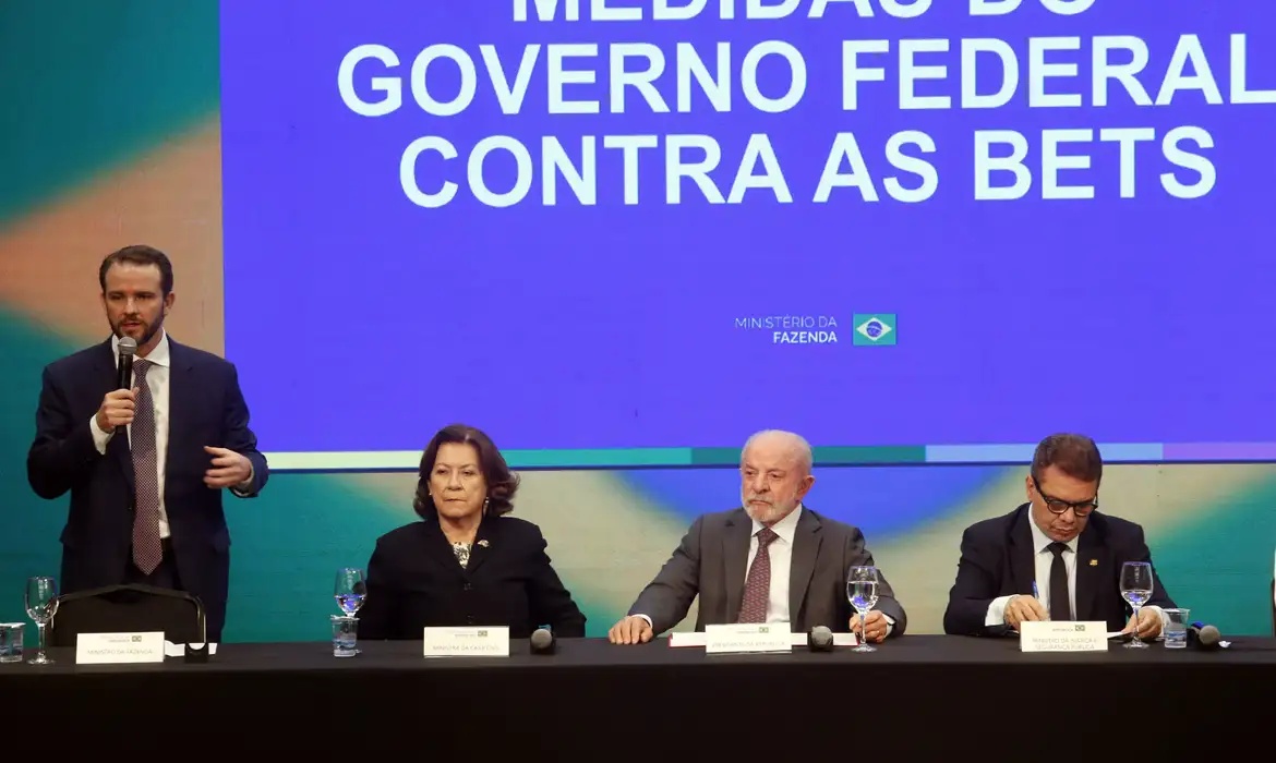 Bets passam a ser proibidas no país e apostador receberá saldo; entenda