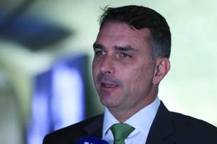 Mendonça incluiu Flávio Bolsonaro como investigado no caso Dark Horse (Foto: Lula Marques/Agência Brasil)