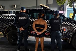 Mulher é presa pela polícia com 59 pedras de crack em Piripiri, Piauí (Foto: Divulgação)
