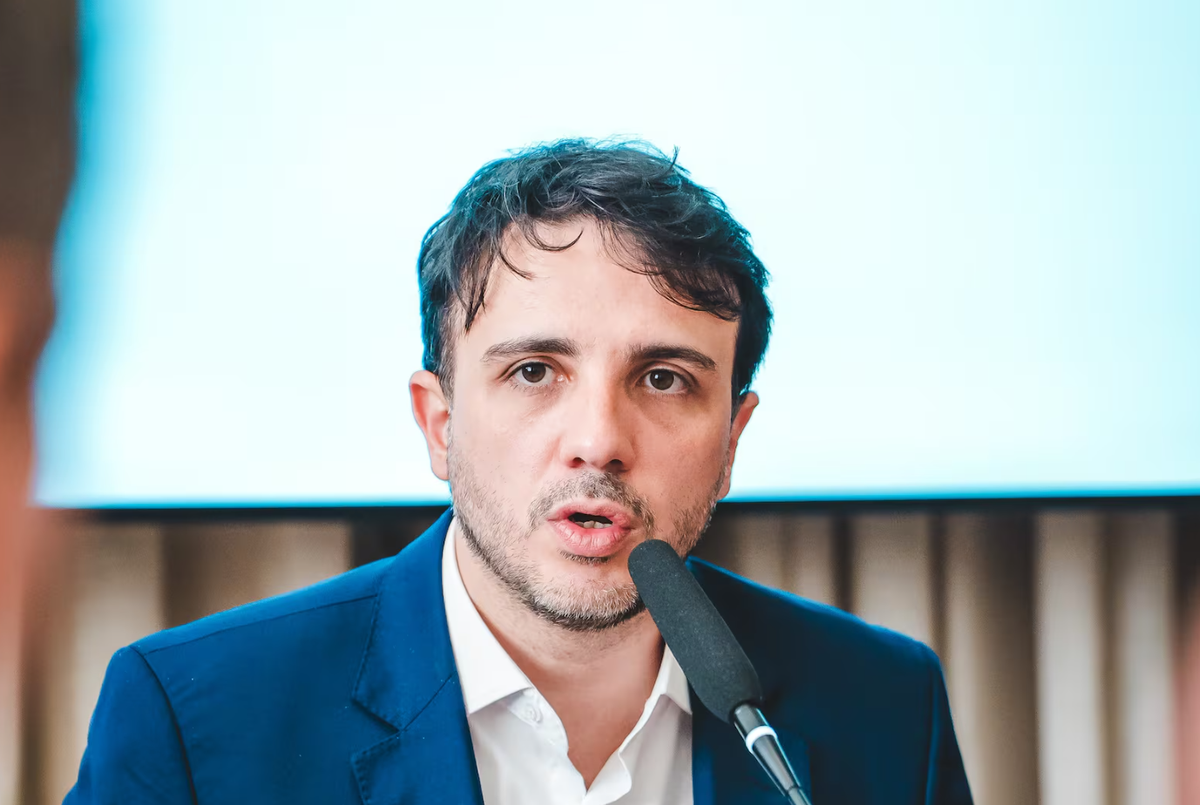 Plataformas retiram perfis de Renan Santos do ar, após decisão de Toffoli