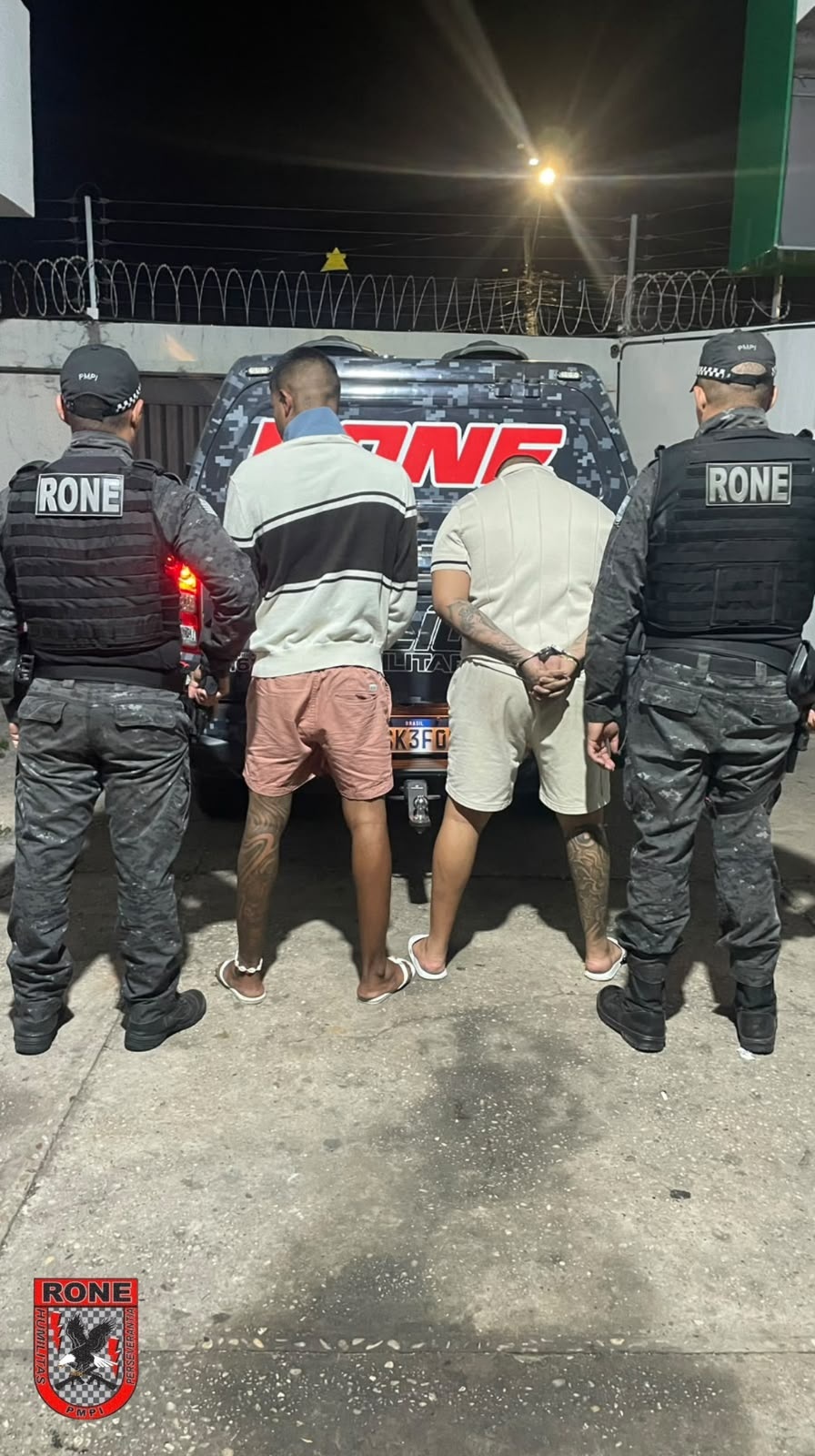 PM prende dois homens e apreende pistola na zona Norte de Teresina
