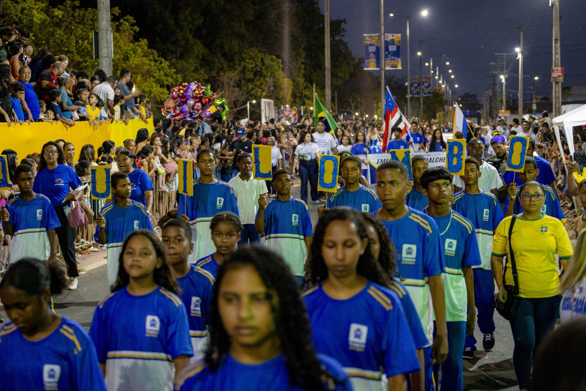 Timon antecipa desfile cívico e reúne mais de 4 mil pessoas na avenida