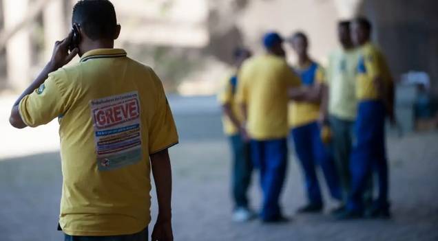 Trabalhadores dos Correios estão em greve por tempo indeterminado